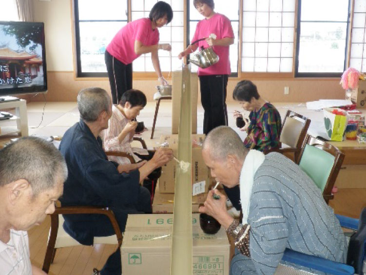 白いはと通信 2017年7月 みんなで！流しそうめん！ 写真3