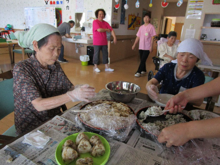 白いはと通信 みんなで流しそうめん♪ 2018年7月 写真2