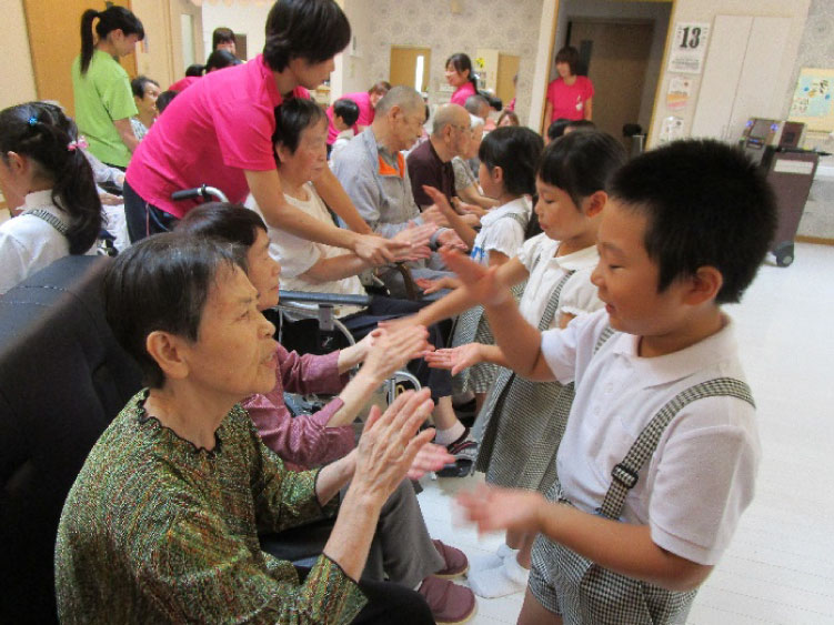 白いはと通信 敬老会を行いましたー♪ 2018年9月 写真2
