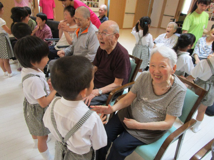 白いはと通信 敬老会を行いましたー♪ 2018年9月 写真4
