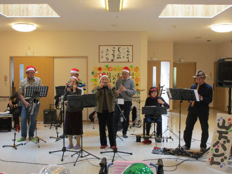 白いはと通信 ☆楽しいクリスマス会☆ 2018年12月 写真1
