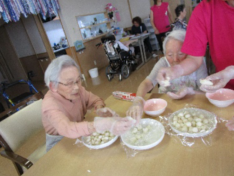 白いはと通信 藤の花の暖簾製作　2019年5月  写真5