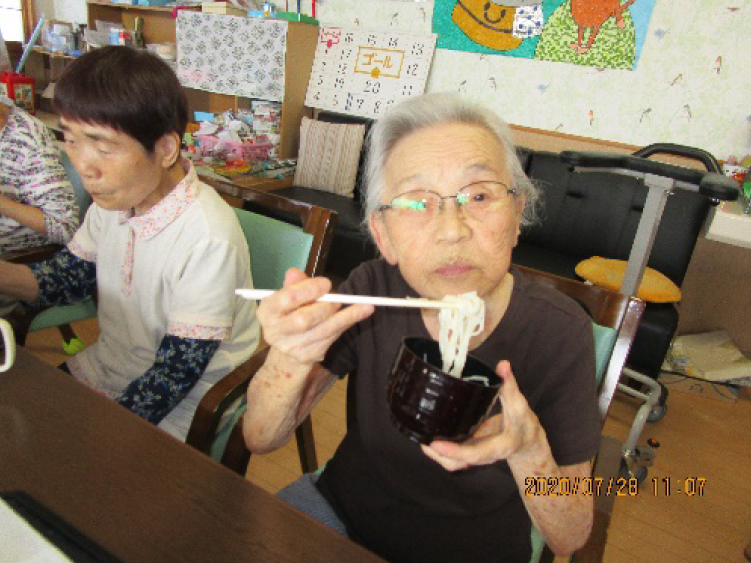 白いはと通信 そうめん流し 2020年7月 写真1