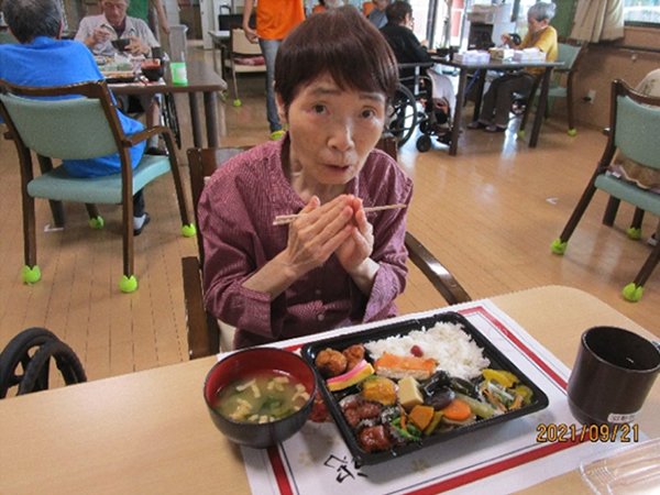 白いはと通信 ----- 2021年9月 写真1